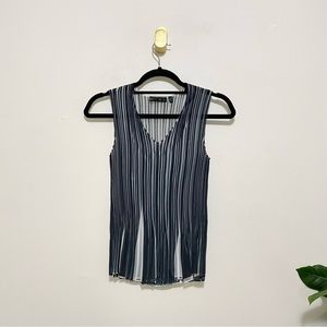 Lafayette 148 New York Pleated V-Neck Sleeveless Tank Top